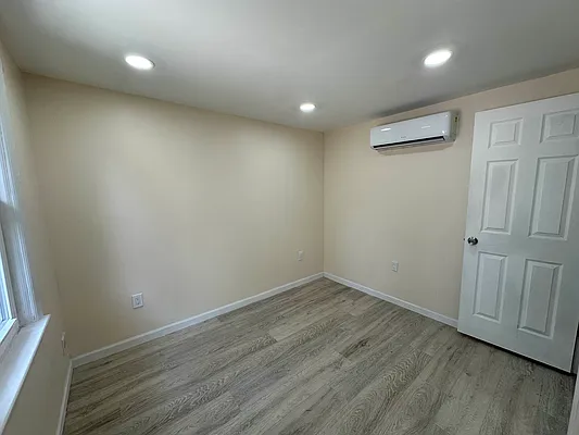 Rented by ONE NYC RE | media 9