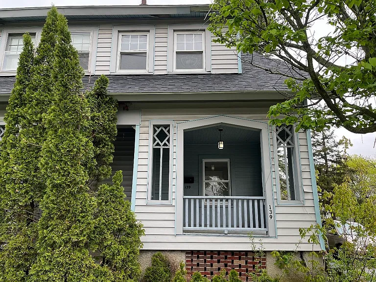 139 N Indiana Ave — Photo 24
