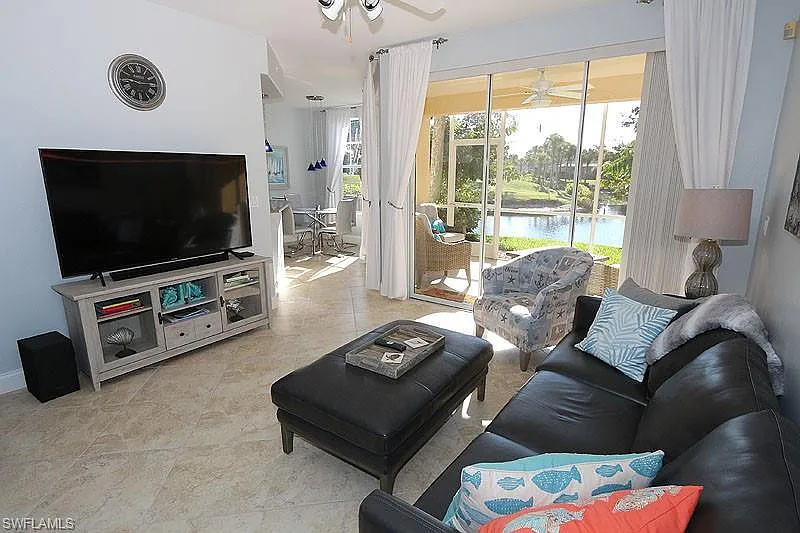 2 bed, 2.0 bath, 1560 sqft, $7,800 — Photo 2