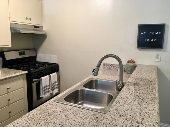 1042 Forest Ave #9
