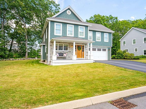 3rd image of 17 Leighton Farm Road