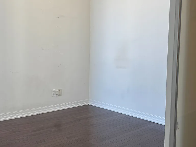 770 Bay St #Penthouse 206 — Photo 34