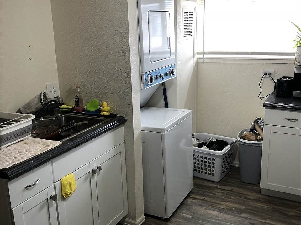 2nd image of 307 Acoma Dr