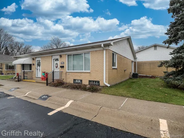 50137 Helfer Blvd, Wixom, MI 48393