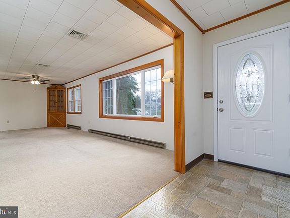 4th image of 224 Avon Dr