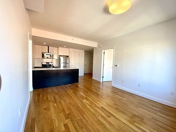 3rd image of 316 Bergen St #604
