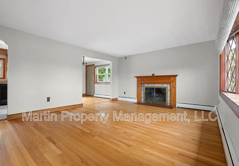 124 Cambridge St — Photo 7