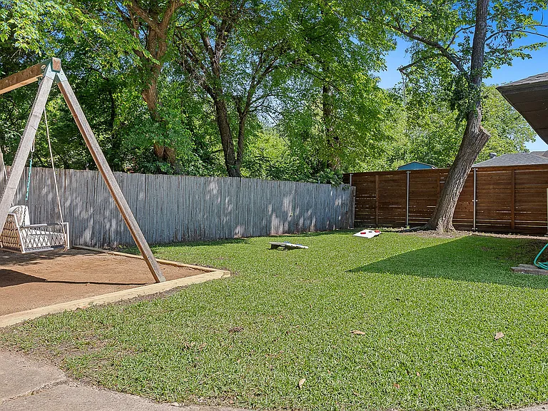 3439 Holliday Dr — Photo 87
