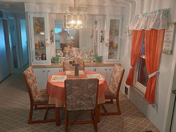 Dining rm
