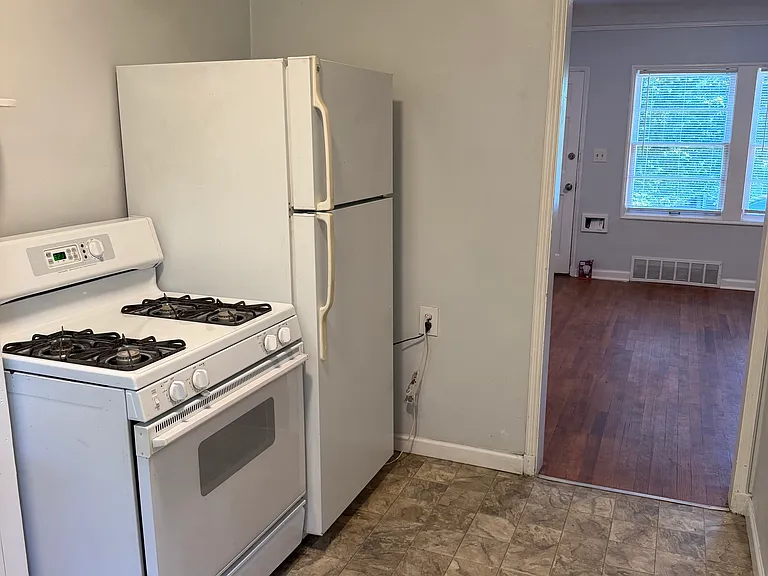1500 N Jarrett St — Photo 6