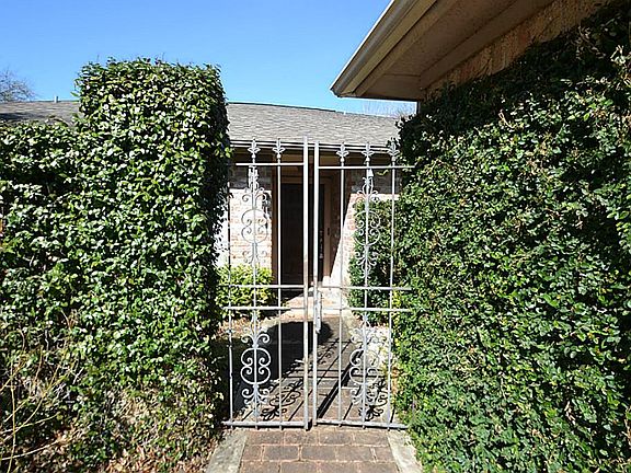 2nd image of 20210 Warrington Dr