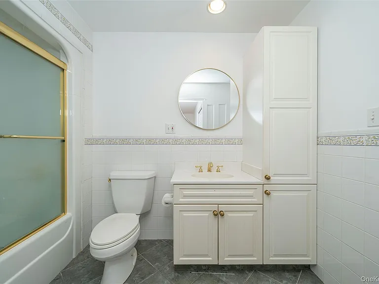 105 Douglas Rd — Photo 10