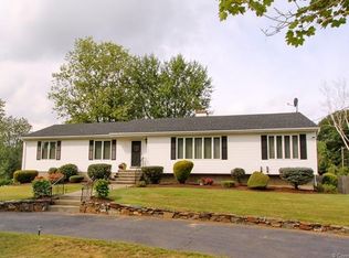 860 N Greenbrier Dr, Orange, CT 06477