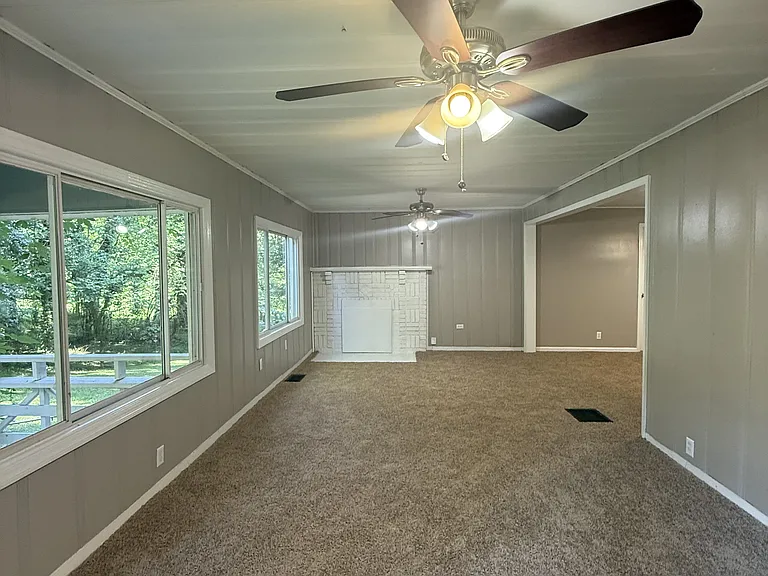 217 Killough Dr — Photo 2
