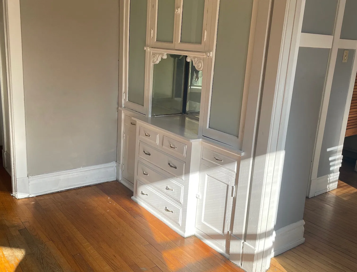 2 bed, 1300 sqft, $2,600 — Photo 4