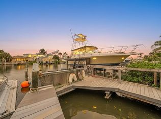 17714 Long Point Dr, Redington Shores, FL 33708