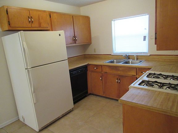 4th image of 2917 W Cross St