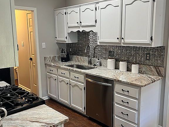 5th image of 7405 Fox Hollow Ln