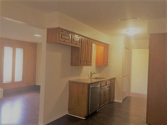 5th image of 2838 Golfing Green Dr