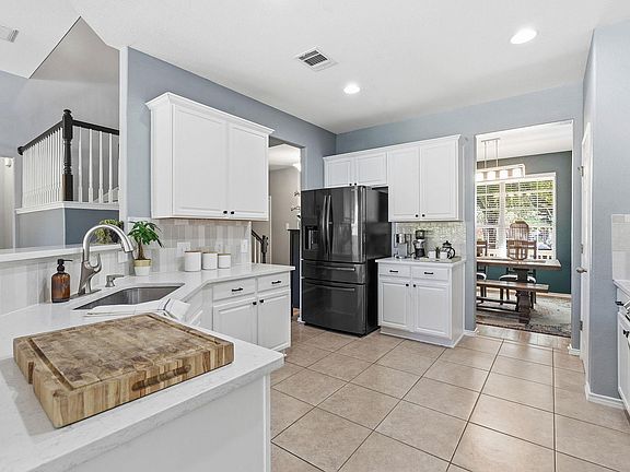 3rd image of 1209 Alpine Mountain Dr