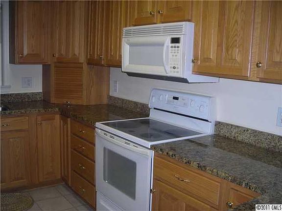 4th image of 120 Hickory Point Ct #110