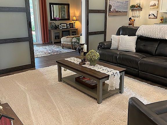 3rd image of 5515 Colonial Oaks Blvd