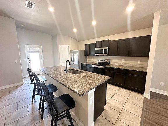 3rd image of 6802 Stake Ave