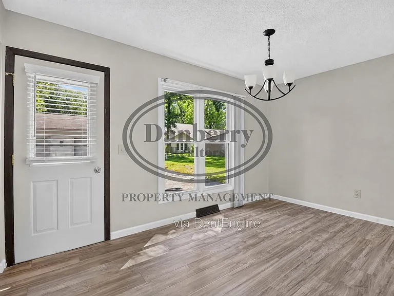 5409 Westcastle Dr #4 — Photo 4