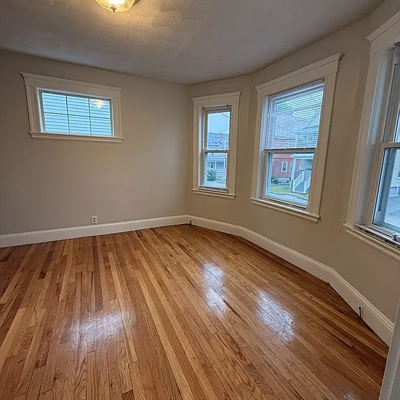 35-37 Springdale St #35 — Photo 4