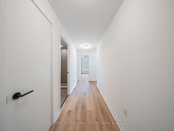 3rd image of 5 York Rd #611