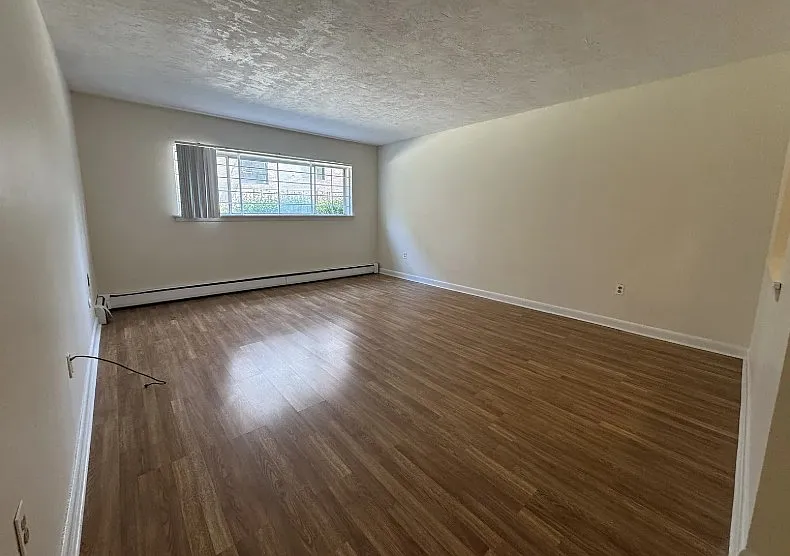 1 bed, $2,500 — Photo 2