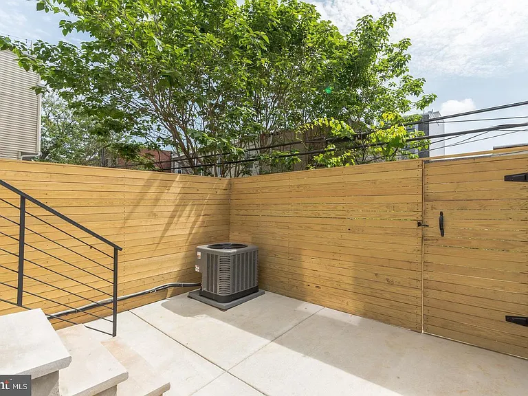 1335 S Bouvier St — Photo 11
