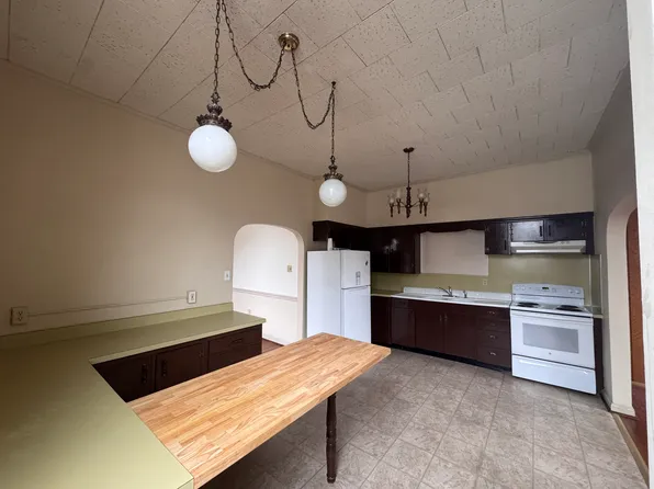 108 Main St APT B, Parkesburg, PA 19365