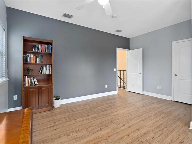 828 Ellwood Ave #J — Photo 15