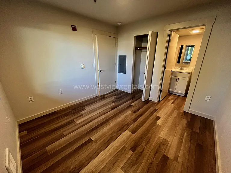 135-139 Prince Ave — Photo 316