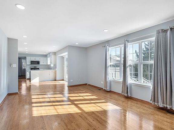 5th image of 923 Ontario Dr