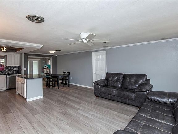 4th image of 467 Sunnyside Dr