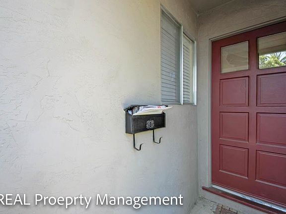 4th image of 957 Henderson Ave