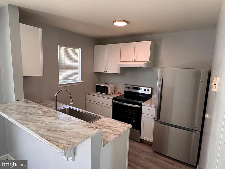 658 Dairy Dr — Photo 6