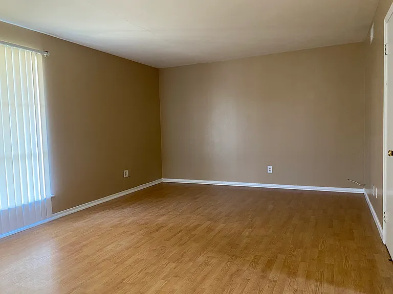 21 Diana St #10 — Photo 5