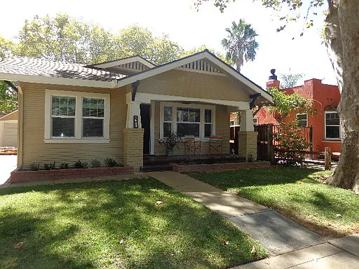 1824 Beverly Way photo 1