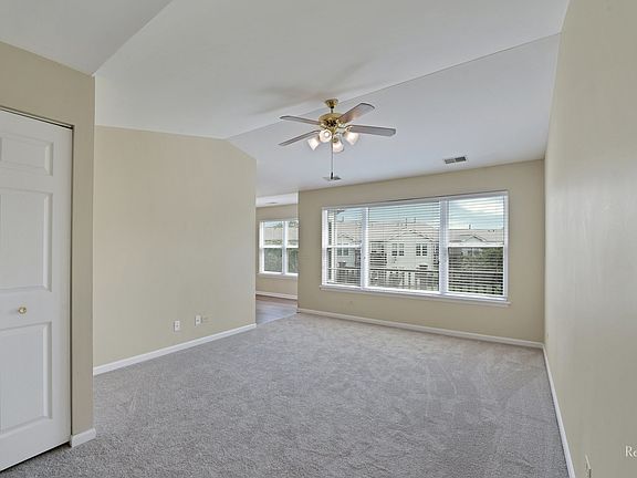 4th image of 1013 Lincolnshire Ct APT C