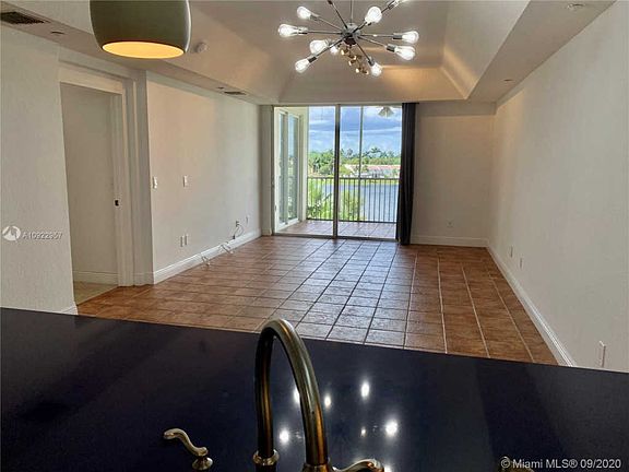 4th image of 10720 NW 66th St APT 409