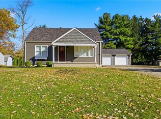 56 Jeffrey Ln, New Middletown, OH 44442