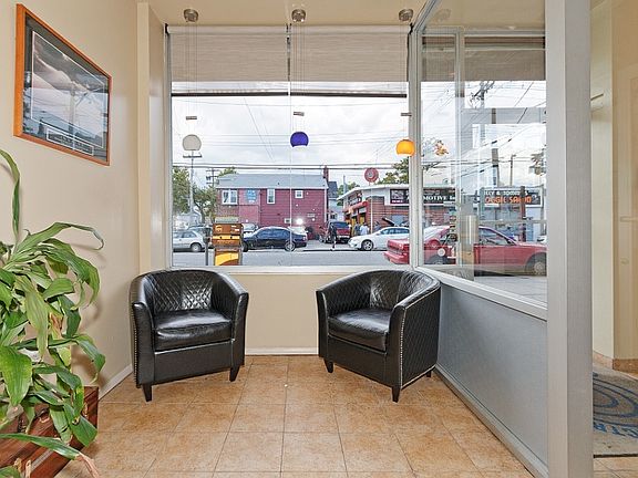 3rd image of 9204 Avenue L