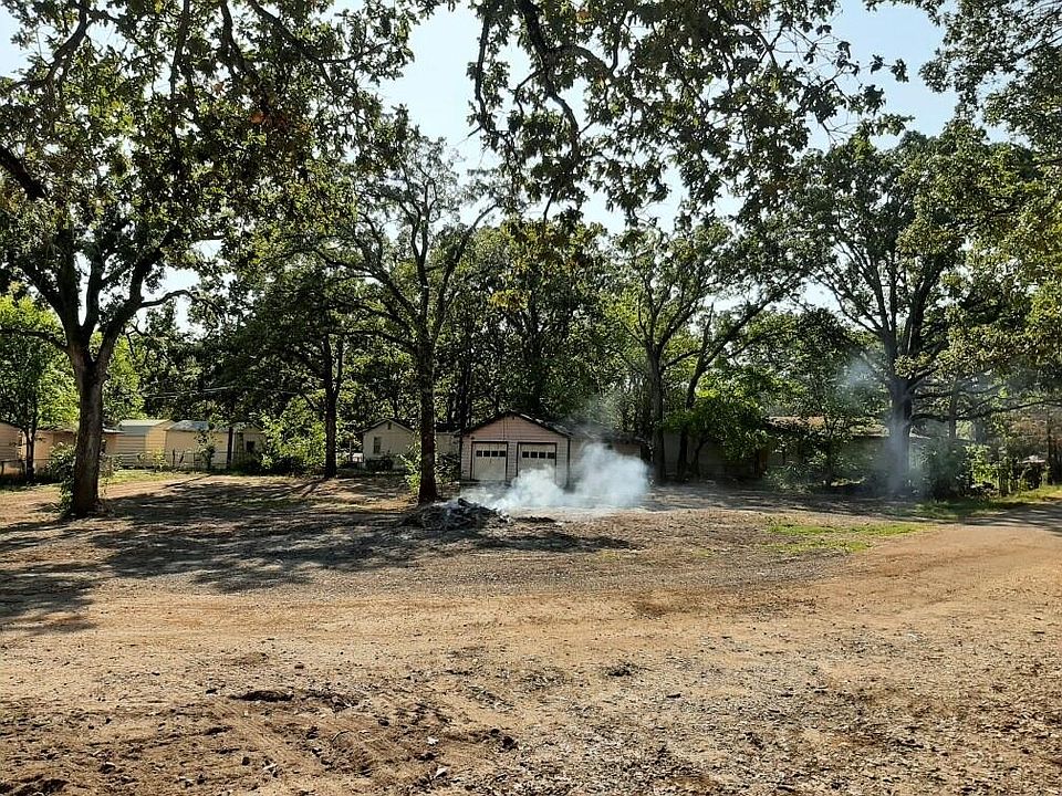 2nd image of 9786 Comanche Ln