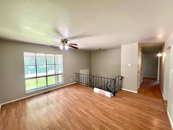 4th image of 12082 Garden Ln
