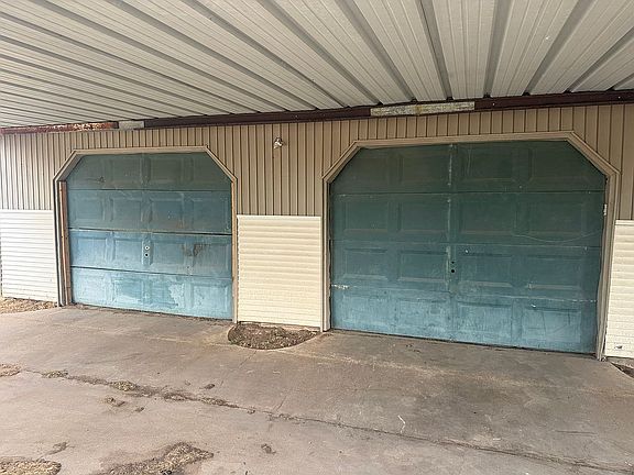 3rd image of 4710 Iowa St