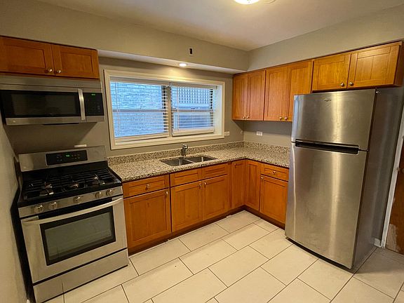 3rd image of 10625 S Hale Ave APT 1E