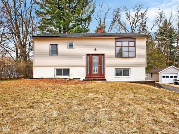 5 Emmett Drive, Colonie, NY 12309